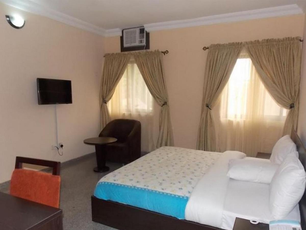Room In Lodge - Ambience Hotels Abujahome For Leisure And Business Travellers Exterior foto